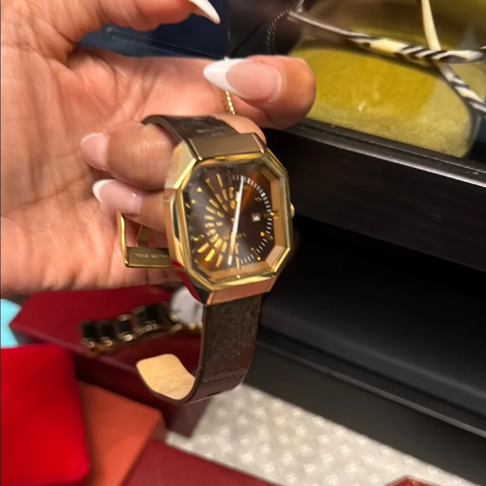 Fossil Gold and Black Smartwatch with Retro Design